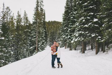 snowy engagement photos